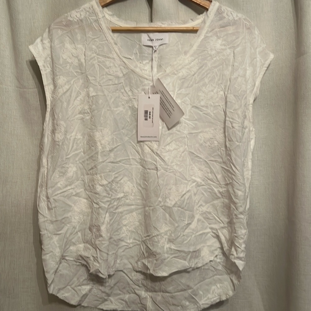 Dear John blouse, beautiful ivory color with floral stiching